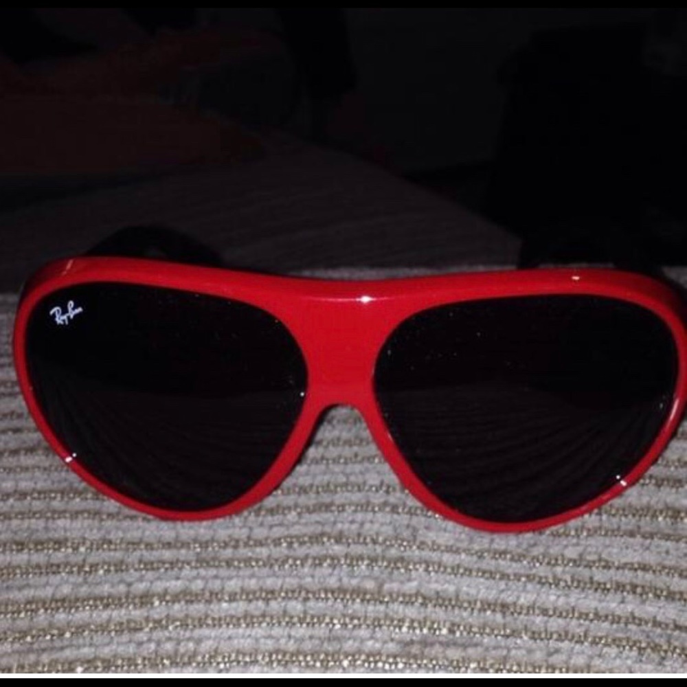 Red Ray-ban Glasses